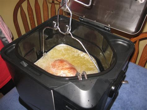 Barbecue Master Fried Turkey In The Masterbuilt Butterball Indoor Turkey Fryer