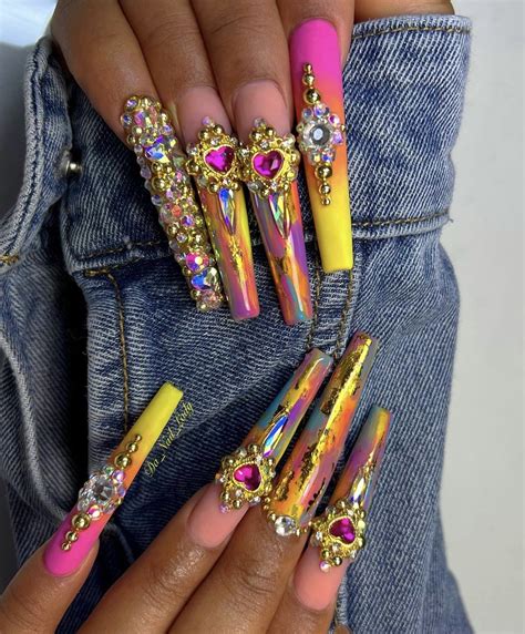 Pin By Jessica Mejia On Guardado Rápido Bling Nails Nail Designs Bling Bling Acrylic Nails