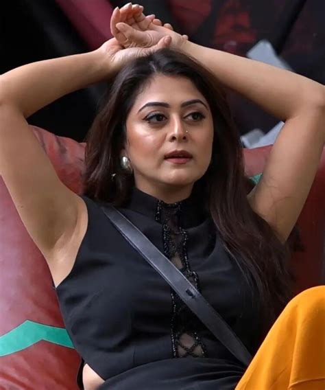 Hot Sexy Falaq Naaz Bikini Pics