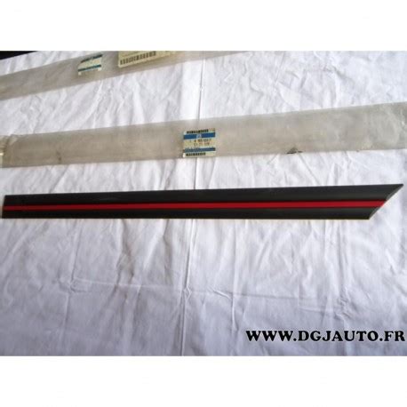 Baguette Moulure De Porte Arriere Liseret Rouge 90510317 Pour Opel