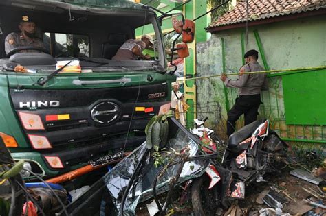 Ridwan Kamil Evaluasi Keselamatan Transportasi Terkait Kecelakaan Maut