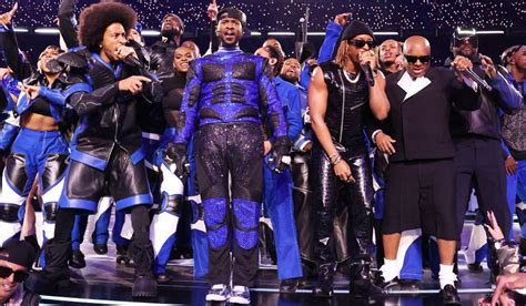 Usher joined by Alicia Keys and will.i.am at Super Bowl half-time show ...