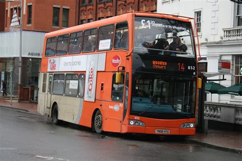 Reading Buses 852 On Route 14 Reading Station Yn08 Hyo Aubrey Flickr