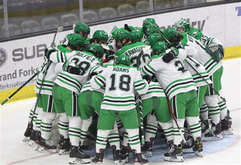 DU vs. UND in Photos, Game 2 – Inside Hockey