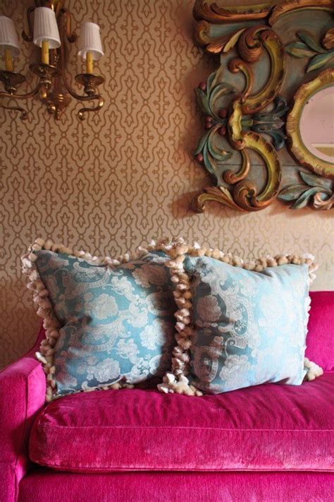 Eye For Design: Decorating With Hot Pink Furniture