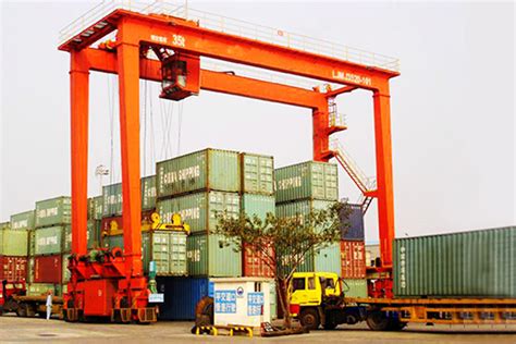 Port and Container Crane