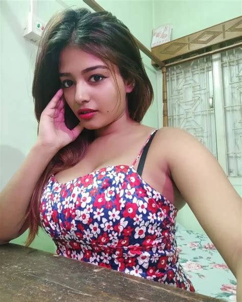 Oriya Sarkar Hot Photos Instagram Influencers