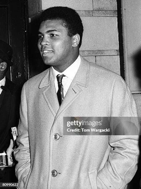 18 Muhammad Ali At Play The Great White Hope Stock Photos High Res