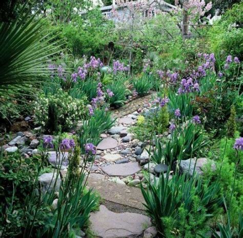 56 Awesome Garden Stone Paths Digsdigs