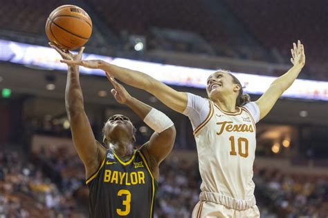 Texas Basketball Former Backup Shay Holle Is Thriving In New Role