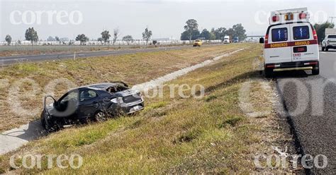 Volcadura de auto en Abasolo deja un lesionado Periódico Correo