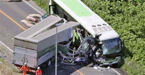 高速バス事故で5人が死亡 トラックと衝突、北海道八雲町 サンスポ