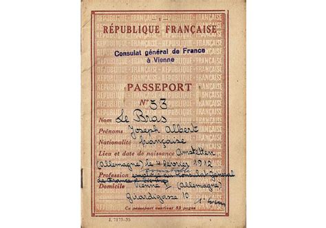 1939 French official's passport - Our Passports