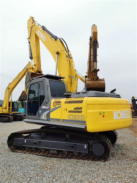 Yellow Original Secondhand Excavator Used Kobelco Sk200 Hydraulic