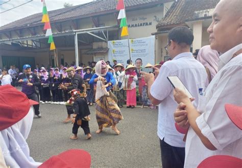 Kedatangan Tim Penilai Lomba Harum Madu Di Desa Pamalayan Cisewu