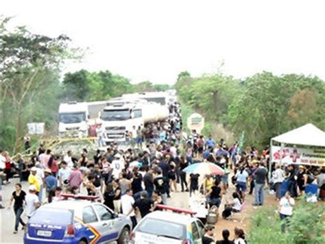 G Moradores Liberam Ponte Em Mt Ap S Protesto Contra Falta De