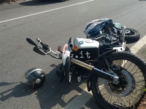 Borgio Scontro Frontale Tra Una Moto E Uno Scooter Sull Aurelia IVG It