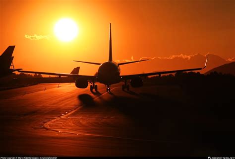 EI DLD Ryanair Boeing 737 8AS WL Photo By Mario Alberto Ravasio