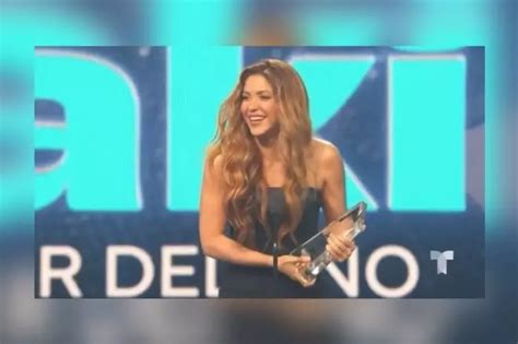 Shakira Recibe El Premio Billboard A La Mujer Del Año Con Un