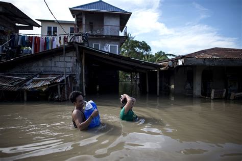 Rising seas give Marshall Islands a stark choice: relocate or elevate