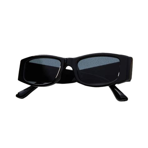 19 Best Black Sunglasses to Stay Cool — Best Sunglasses for Women