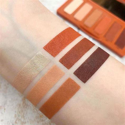 Urban Decay Naked Petite Heat Eyeshadow Palette เออเบน ดเคย เนคเคด เ