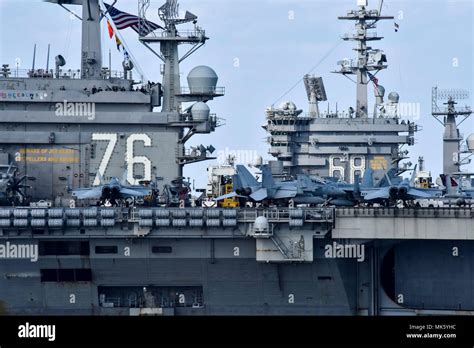 The Aircraft Carriers Uss Ronald Reagan Cvn 76 Hi Res Stock Photography