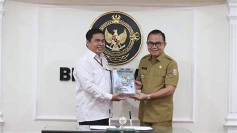 Pj Bupati Banyuasin Hani Syopiar Rustam Sampaikan Lkpd Banyuasin Tahun