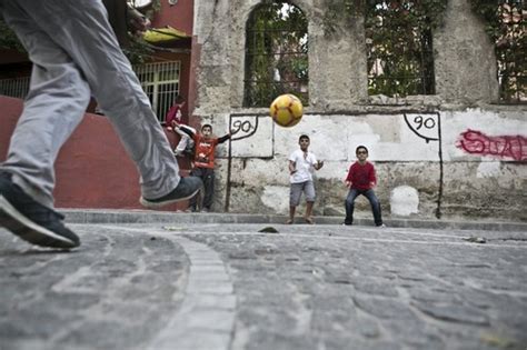 A little nostalgia for traditional street games forgotten by kids ...