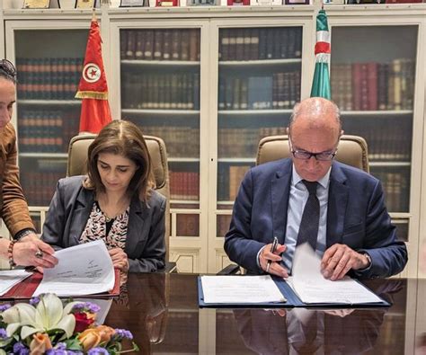 Education signature dun mémorandum dentente entre la Tunisie et l