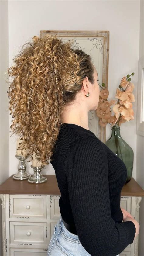 90s Claw Clip Ponytail Hairstyle In 2024 Curly Hair Styles Curly