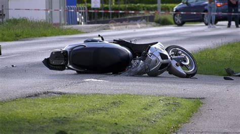 Schwerer Unfall In Moordorf Rollerfahrer Kommt Ums Leben NDR De