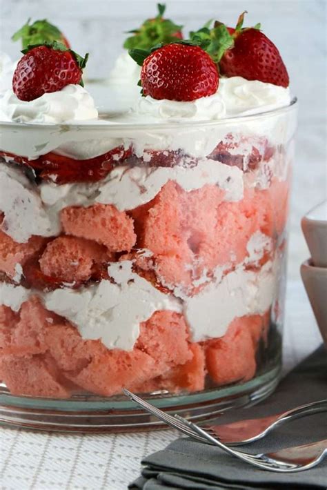 Easy Strawberry Trifle Recipe