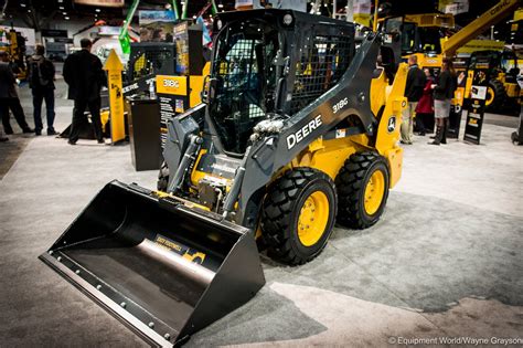 John Deere Launches G Series Loader Lineup With 4 Skid Steers 1 New Ctl