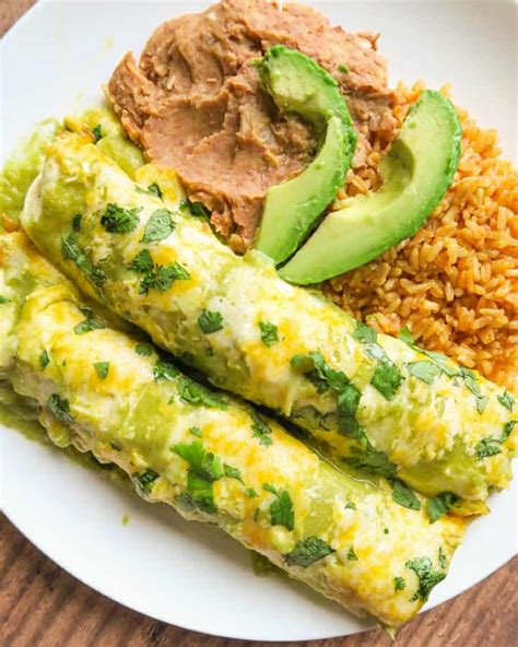 Green Enchiladas With Chicken Enchiladas Verdes That S Deelicious