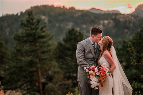 Erika John Black Canyon Inn Wedding In Estes Park Amanda Matilda