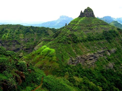 Chanderi Fort - Maharashtra Bhraman