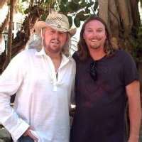 Barry Gibb Birthday, Real Name, Age, Weight, Height, Family, Facts ...