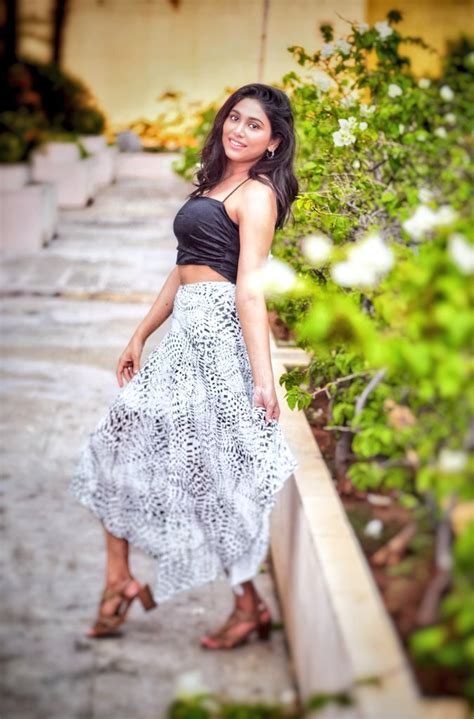 கலயணமனலம கறயத கவரசச நசசன இரககம மனஷ யதவ Manisha Yadav Hot Photos