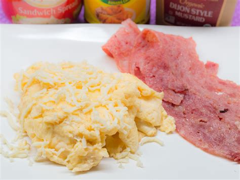 3 Ways to Make Scrambled Eggs with Bacon - wikiHow