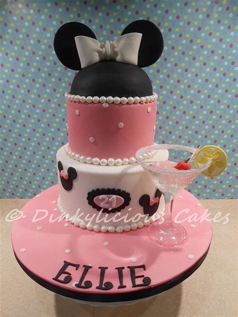 Minnie Mouse Cake Decorated Cake By Dinkylicious Cakes Cakesdecor