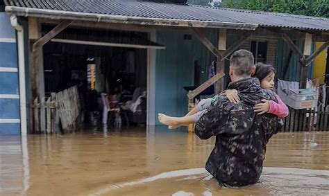 Ciclone E Frente Fria Causam Transtornos No Sul E Veja