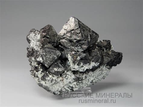 Магнетит 12,8х9,7х9,8см купить за 25000 руб.