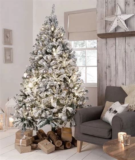 Home Bargains launch amazing Christmas range - and items cost nearly ...