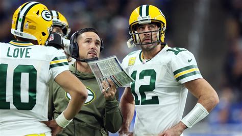 NFL Doc Speculates On Injury That Knocked Aaron Rodgers Out Of Game