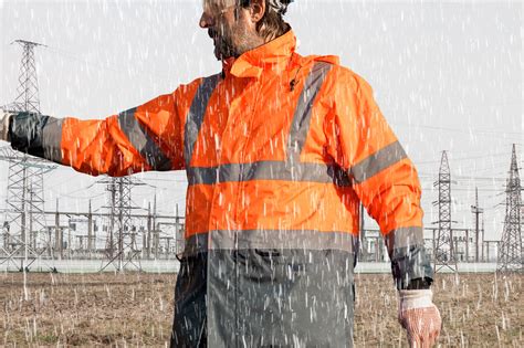 Things To Consider When Choosing Fr Rain Gear Safety Smart Gear