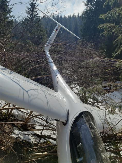 Aliante Si Schianta In Mezzo Al Bosco Paura In Val Seriana Prima