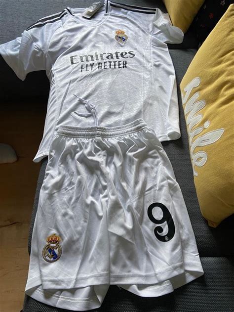 Kylian Mbappe 9 Real Madrid Trikot Hose NEU Large Kaufen Auf