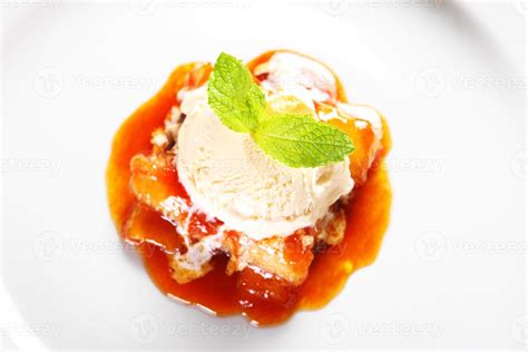 Banana split dessert 15863007 Stock Photo at Vecteezy