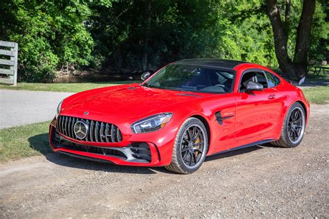 The 2018 Mercedes Amg Gt R Is Equally At Home On Road Or Race Track Cnet